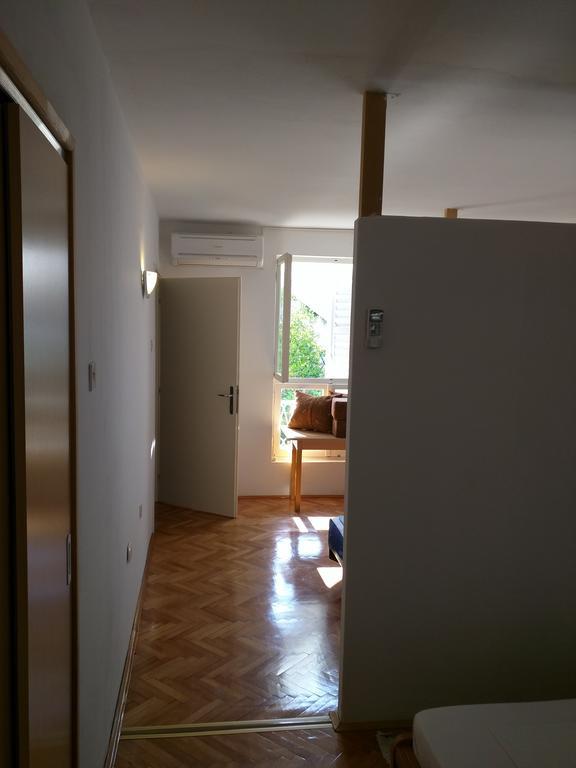 Apartment Bugenvila Vrboska Ruang foto